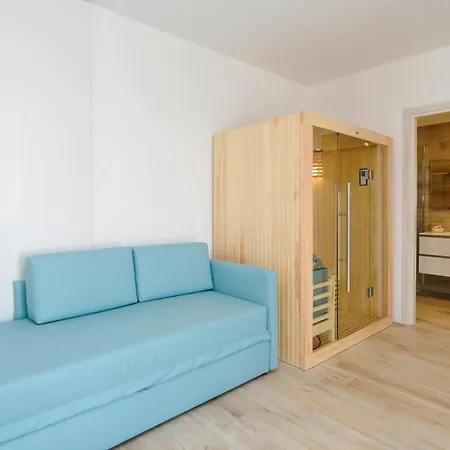 Marina Junior 4 Stelle S Καόρλε